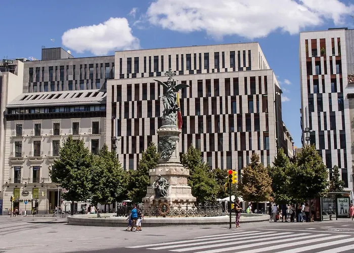 Check-in 24h Plaza España Amplio Centro 4 *